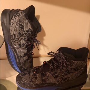 Nike Kyrie 7 "Grind" Black and Blue Patterned Basketball Sneakers